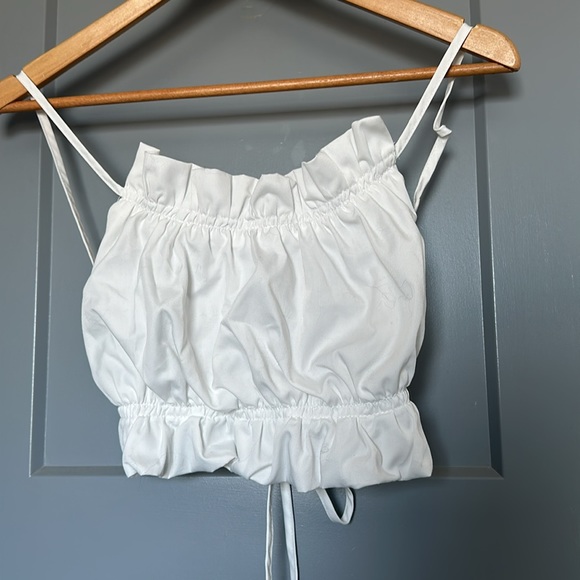 White crop top - Picture 2 of 3